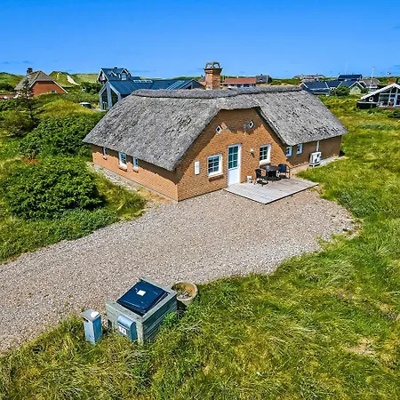 Romantisk Kvalitetshus Med Stratag Sj420